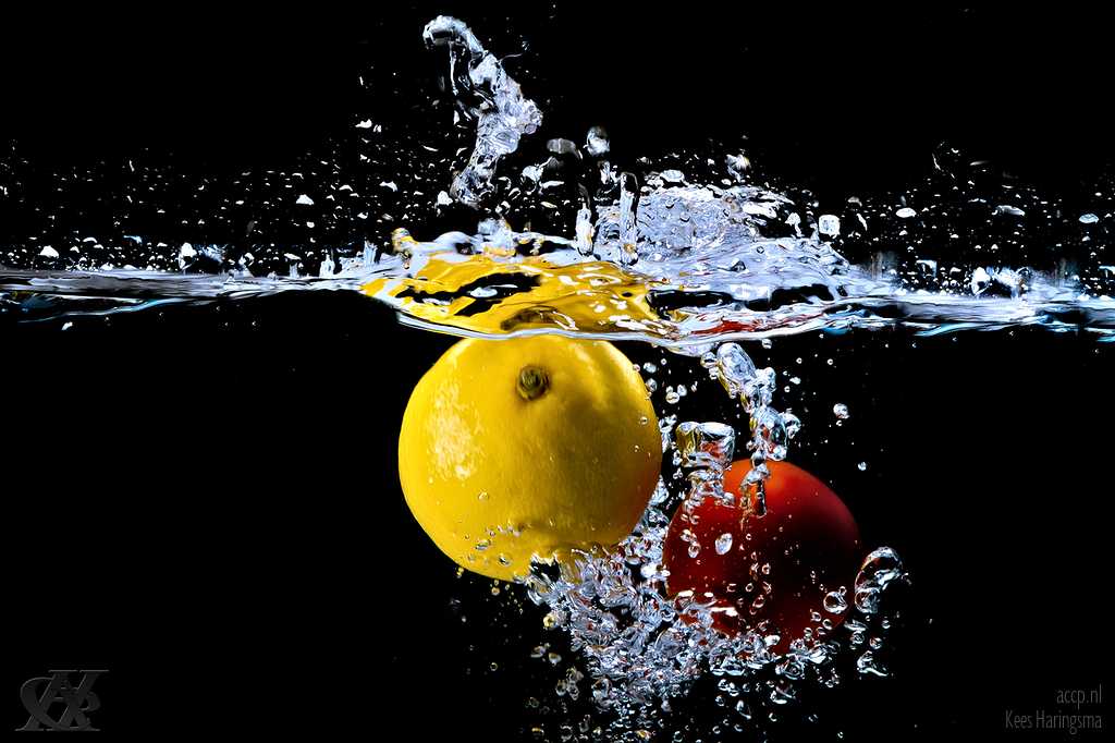 Splashing fruits